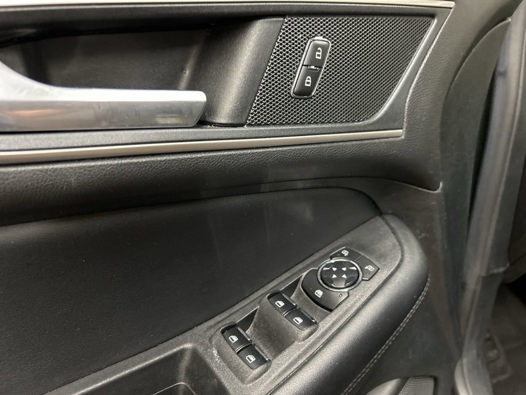 Used 2023 Ford Edge SEL image 27