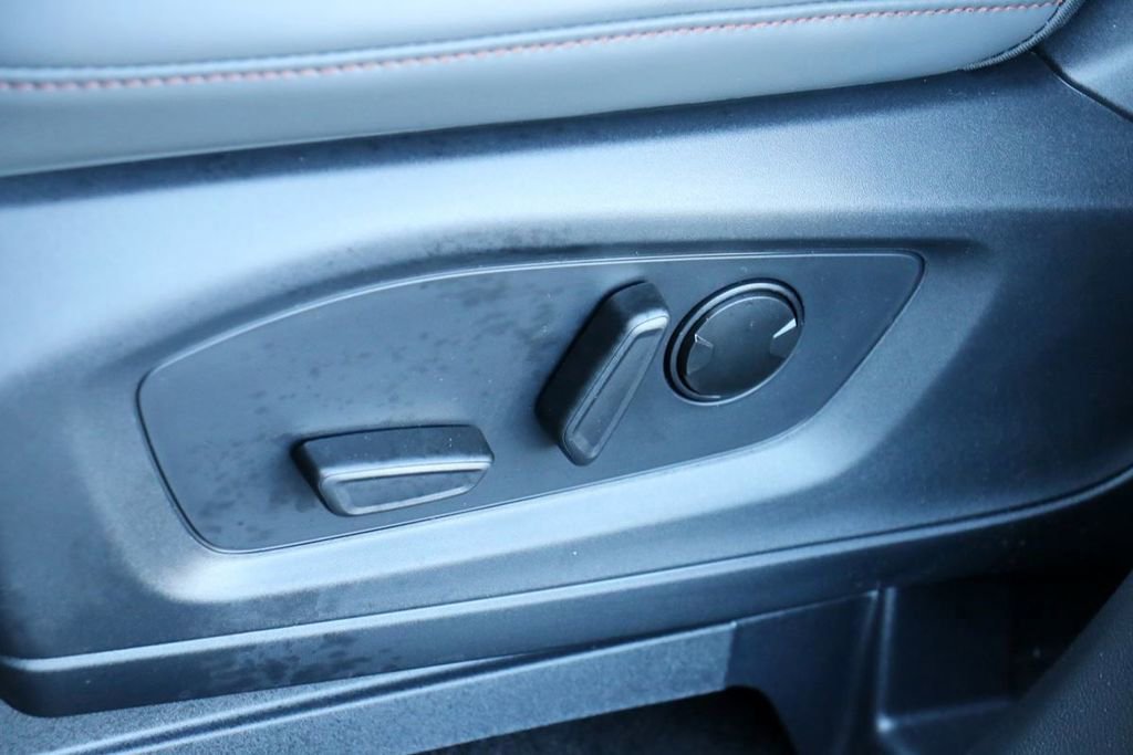 New 2026 Ford Explorer Active AWD/4WD image 18