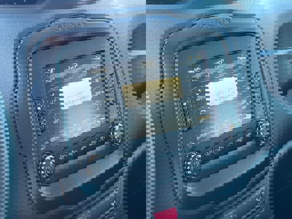 Used 2016 Jeep Renegade Trailhawk image 22