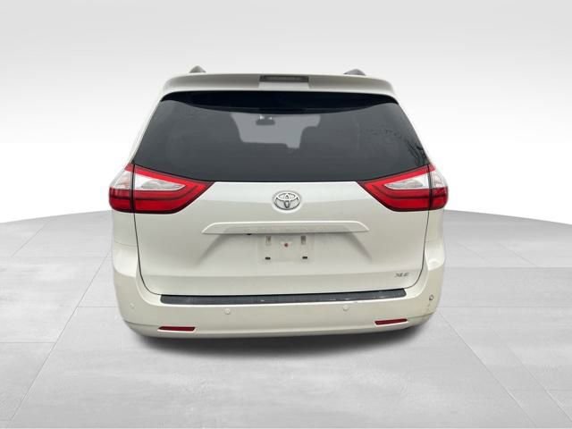 Used 2016 Toyota Sienna XLE image 6