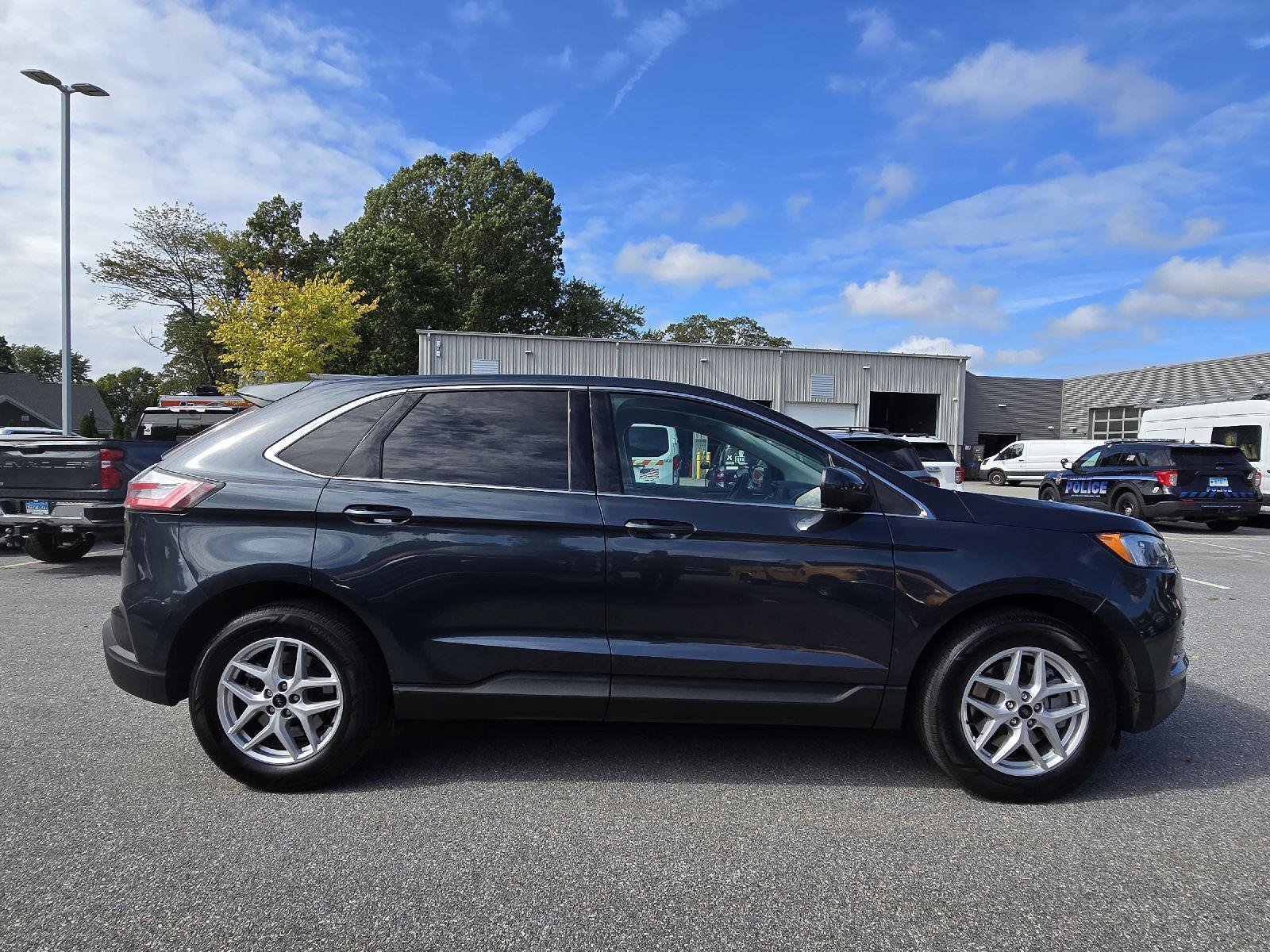Used 2023 Ford Edge SEL AWD/4WD image 2