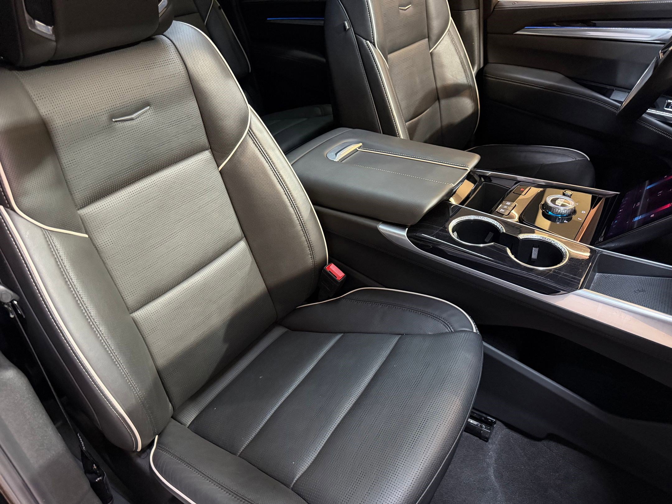 Used 2025 Cadillac Escalade ESV Sport AWD/4WD image 61
