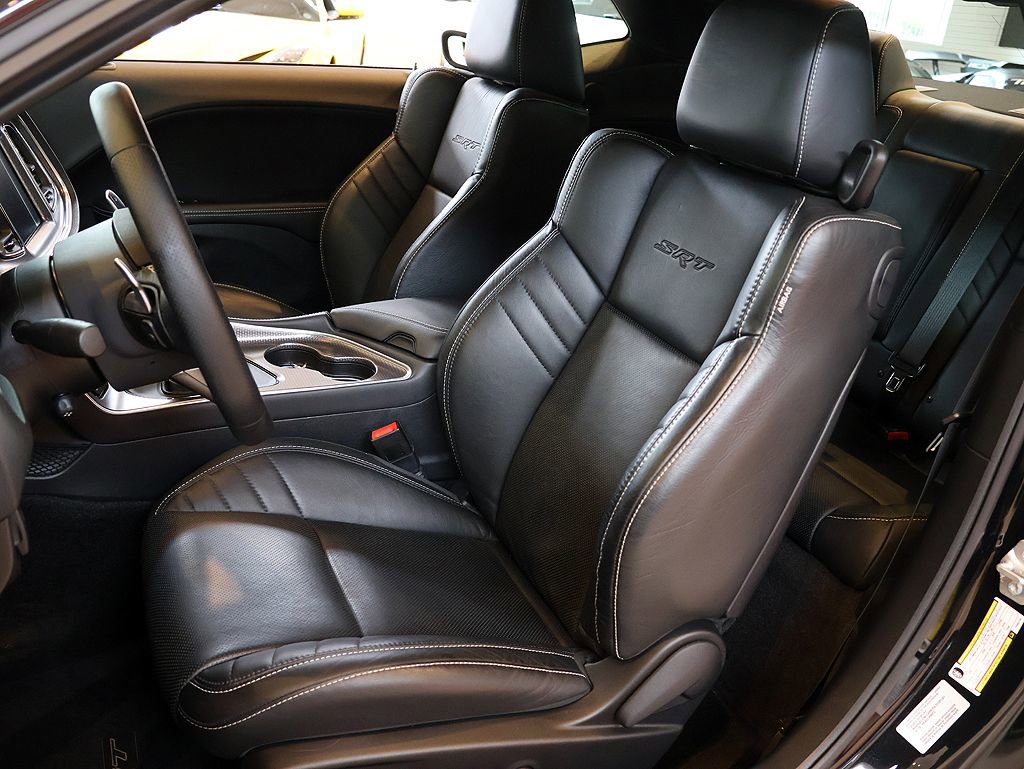 Used 2015 Dodge Challenger SRT Hellcat image 5