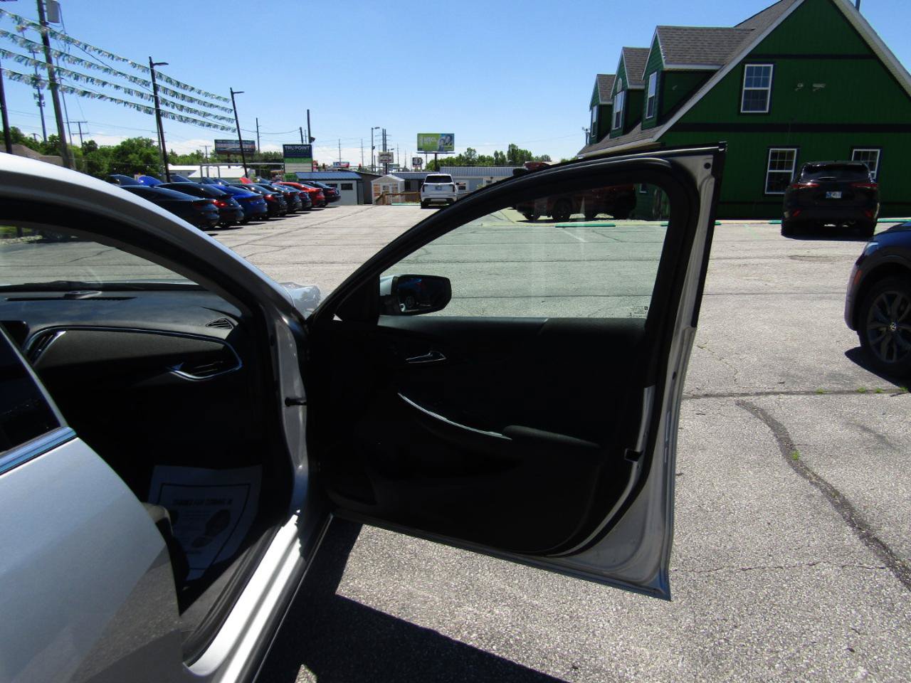 Used 2020 Chevrolet Malibu LT FWD image 22