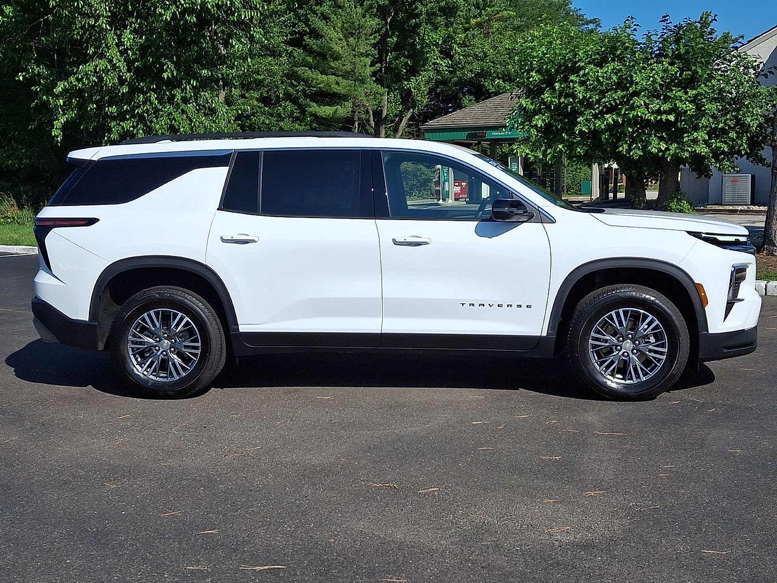 Certified 2024 Chevrolet Traverse LT AWD/4WD image 26