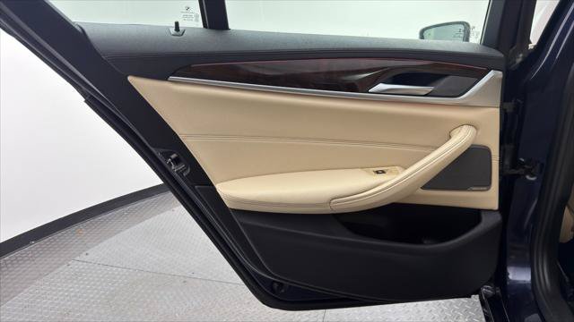 Used 2018 BMW 540i RWD image 16