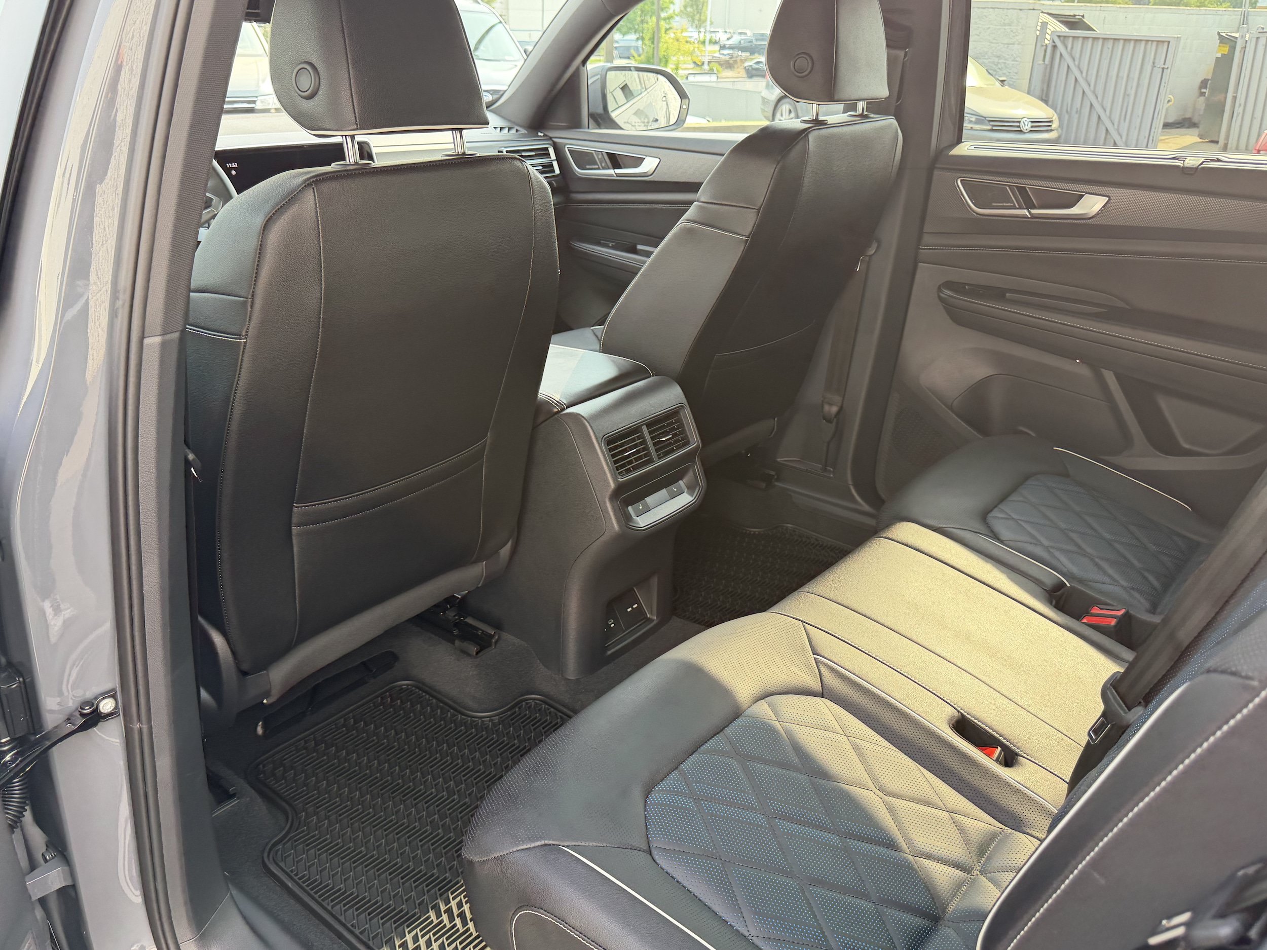 New 2026 Volkswagen Atlas Cross Sport SEL Premium R-Line AWD/4WD image 24