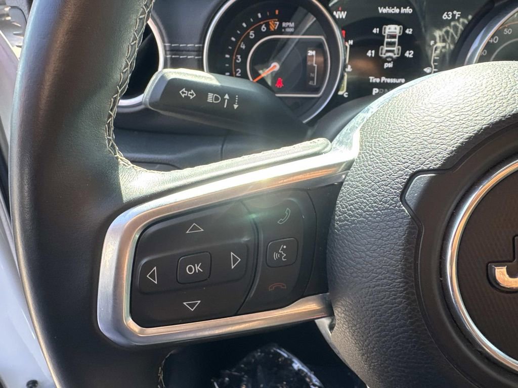 Used 2018 Jeep Wrangler Unlimited Sahara image 11