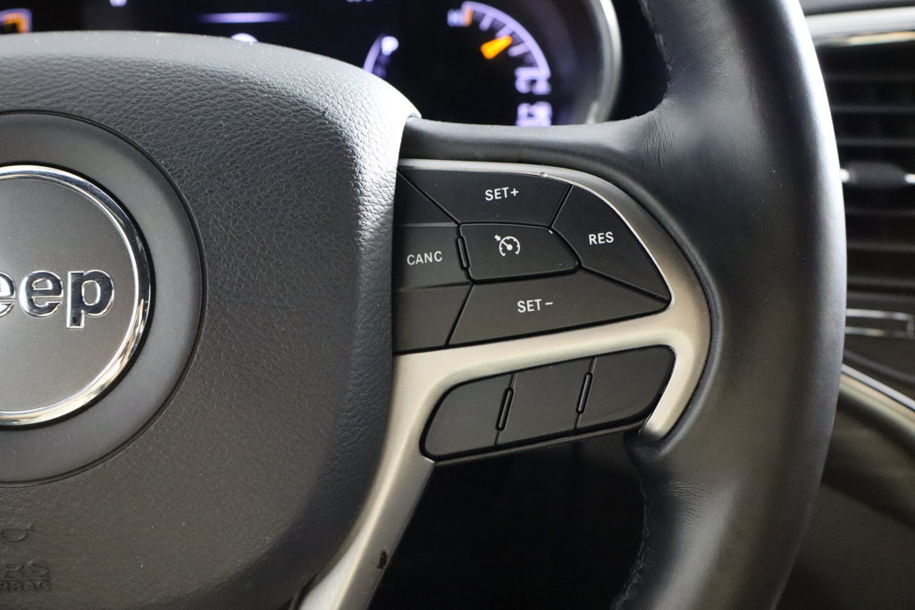 Used 2020 Jeep Grand Cherokee Laredo AWD/4WD image 10