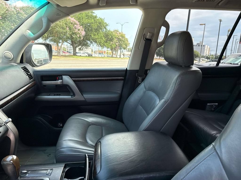 Used 2011 Toyota Land Cruiser w/ Upgrade Pkg AWD/4WD image 15