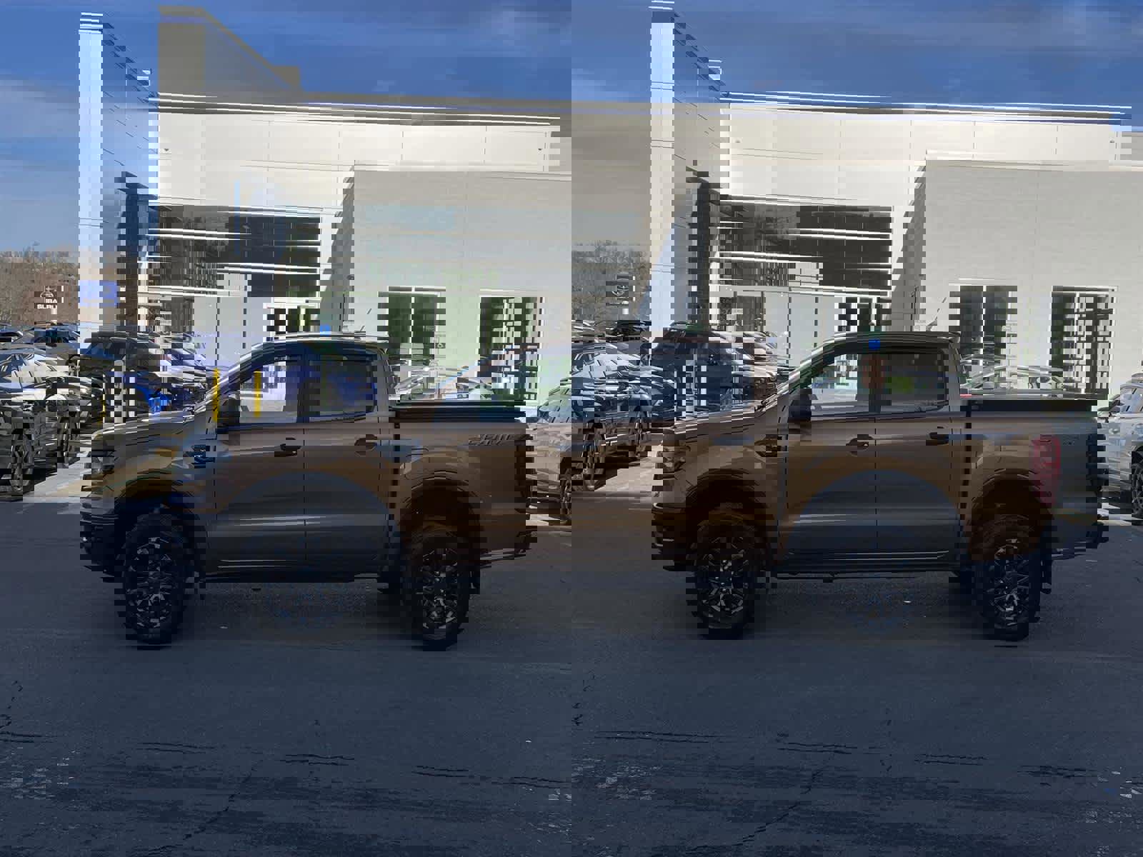 Used 2020 Ford Ranger XLT w/ Equipment Group 301A Mid image 2