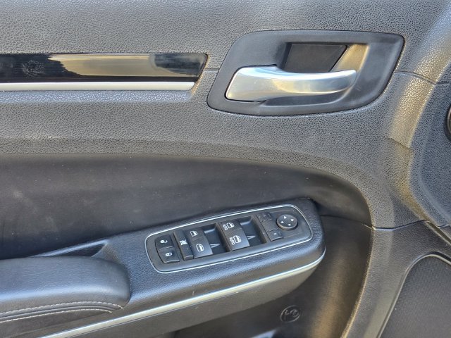 Used 2022 Chrysler 300 S RWD image 11
