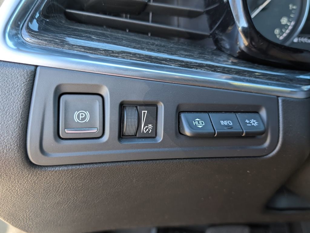 Certified 2022 Cadillac XT5 Premium Luxury w/ Technology Package image 40