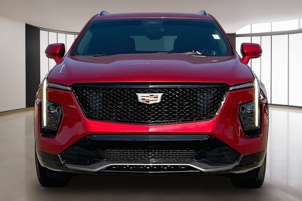 Used 2024 Cadillac XT4 Sport FWD image 3