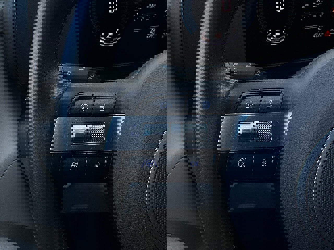 Used 2025 Hyundai Kona SEL image 34