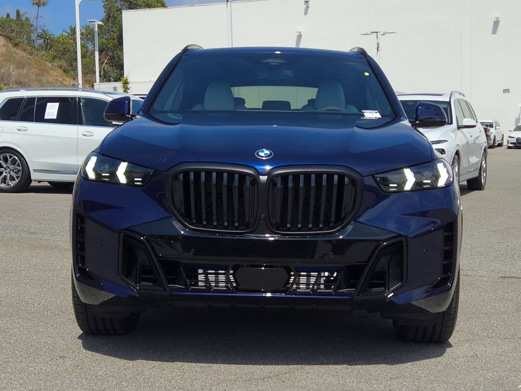 New 2026 BMW X5 xDrive40i w/ M Sport Package AWD/4WD image 3