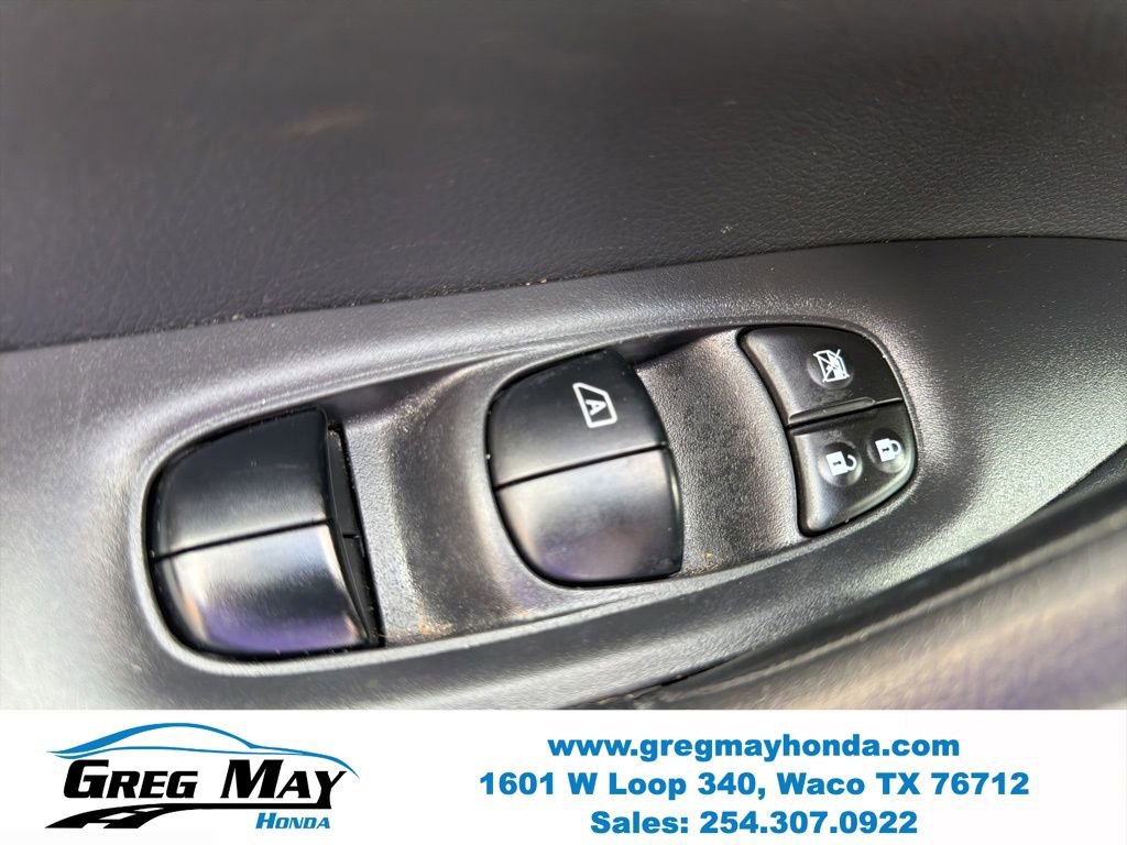 Used 2015 Nissan Rogue SV w/ SV Premium Package image 20