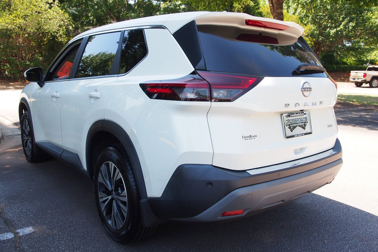 Used 2023 Nissan Rogue SV FWD image 5
