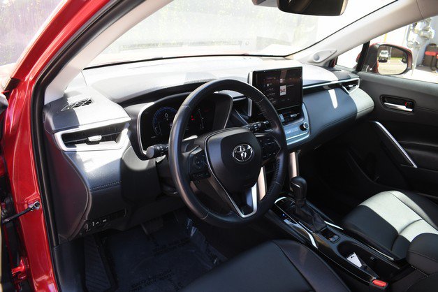 Used 2023 Toyota Corolla Cross XLE w/ Convenience Package AWD/4WD image 14