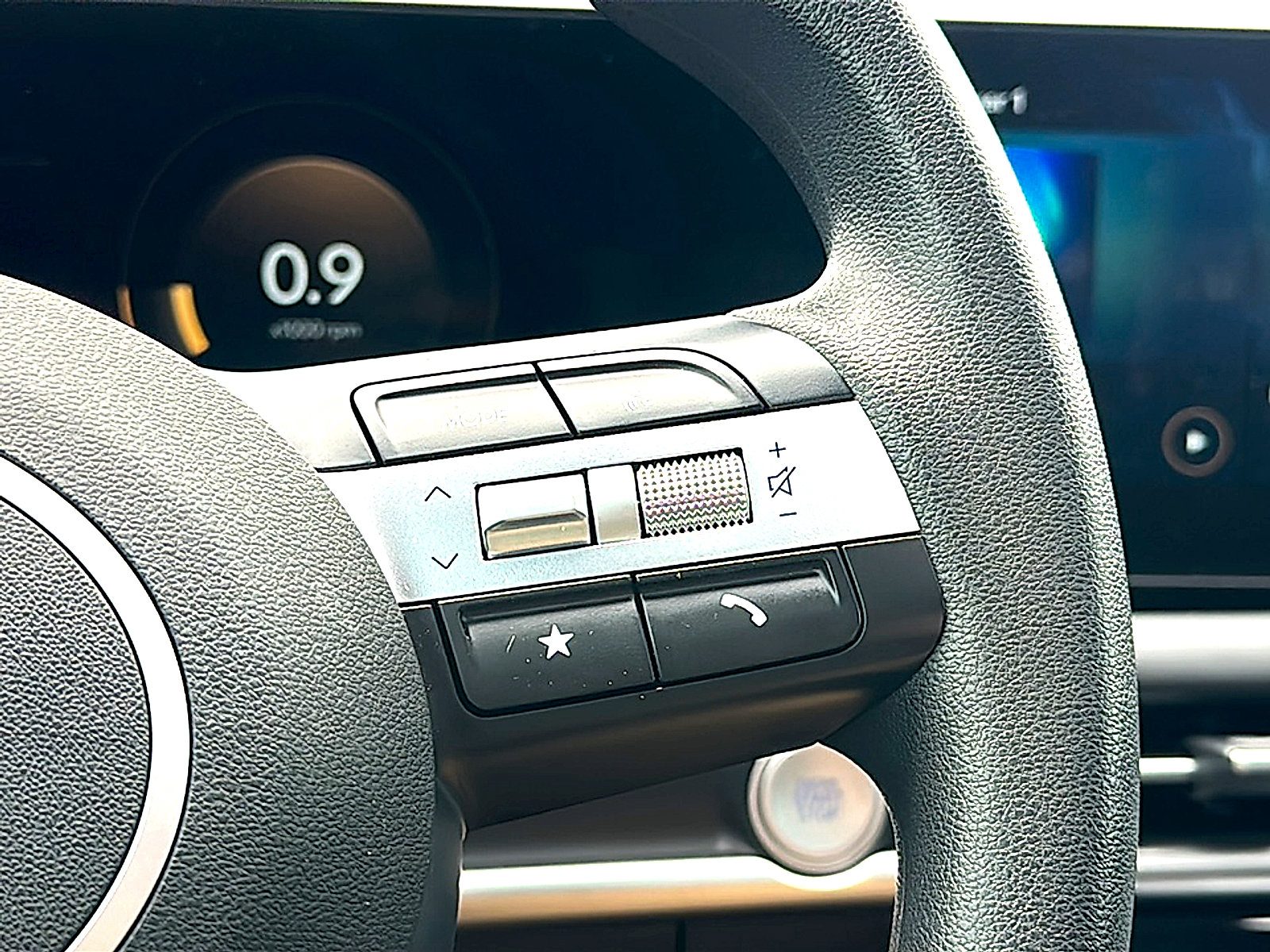 Used 2025 Hyundai Santa Cruz SEL FWD image 26