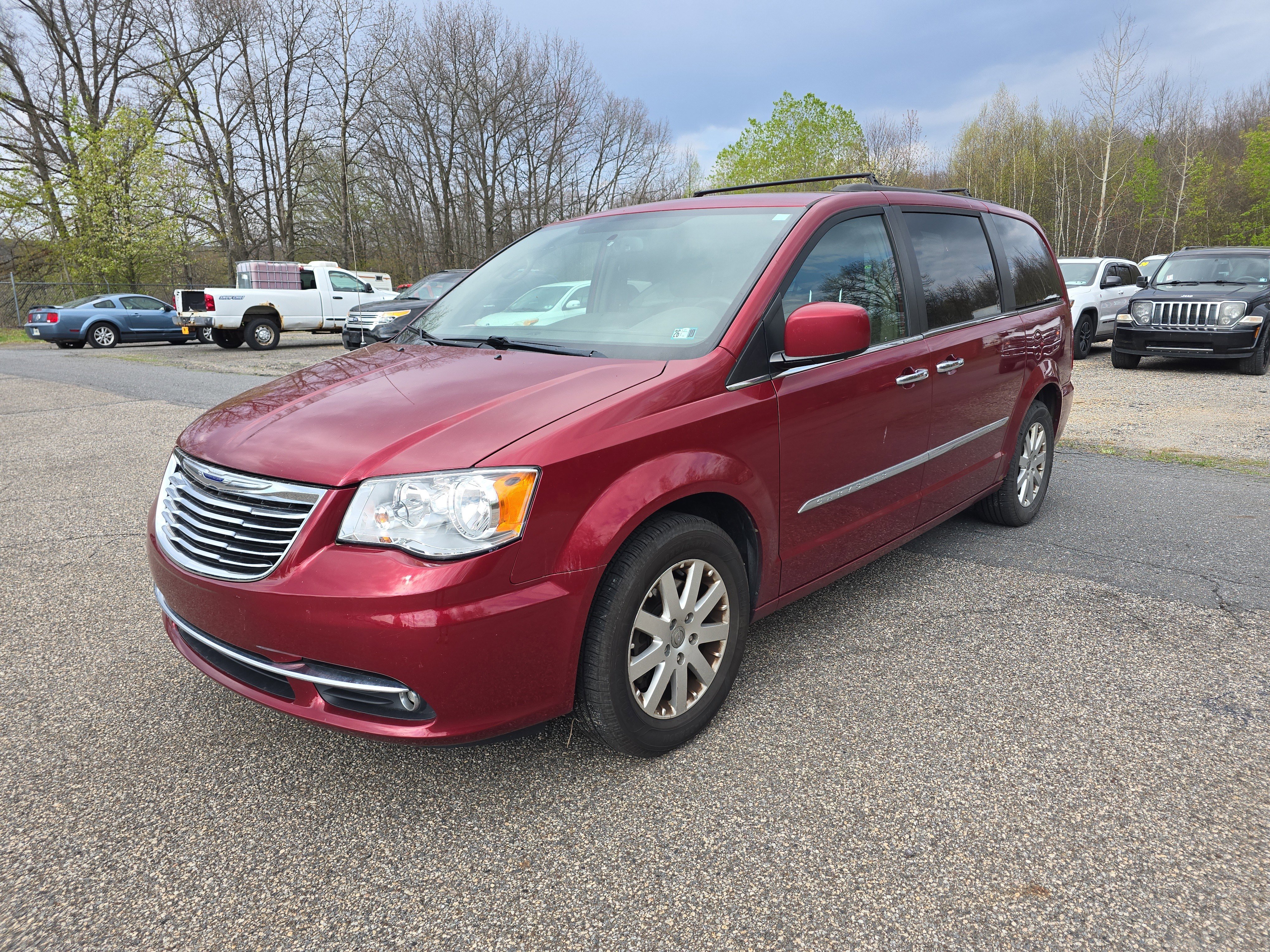 Used 2015 Chrysler Town & Country Touring w/ Driver Convenience Group FWD image 8