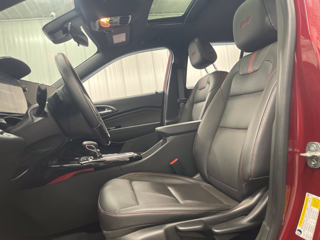 Used 2024 Chevrolet Trax RS w/ Sunroof Package FWD image 12