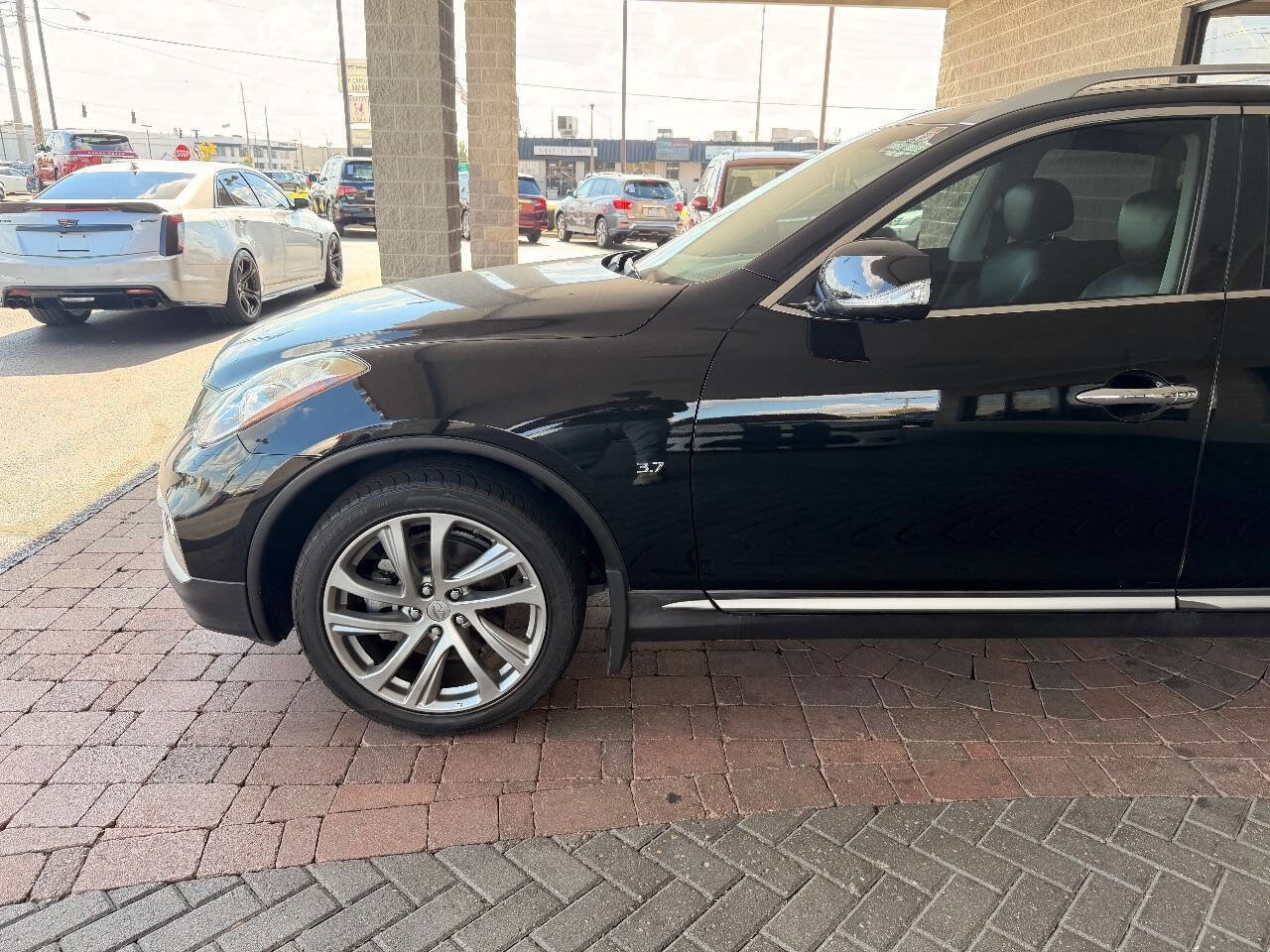 Used 2016 INFINITI QX50 2WD w/ Deluxe Touring Package image 5