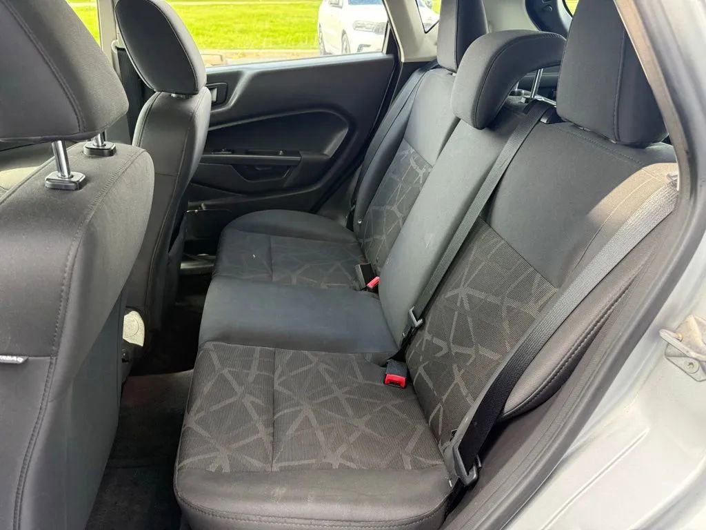 Used 2012 Ford Fiesta SES FWD image 14