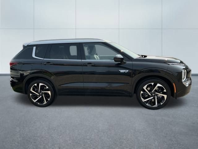 New 2025 Mitsubishi Outlander SEL image 3
