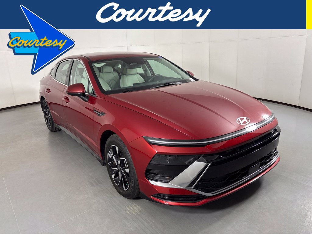 Used 2025 Hyundai Sonata SEL FWD image 1