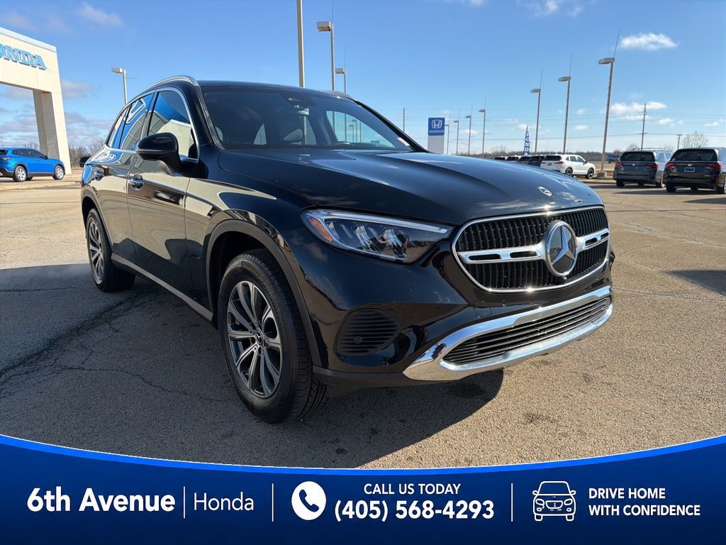 Used 2024 Mercedes-Benz GLC 300 4MATIC image 3