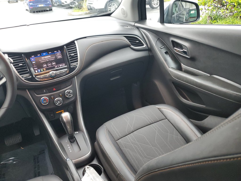 Used 2022 Chevrolet Trax LT w/ Sport Edition FWD image 15