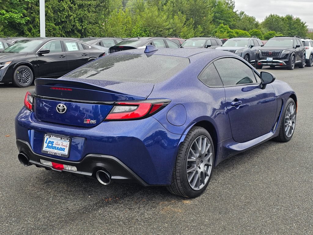 Used 2022 Toyota GR86 Premium w/ ALL Weather Mat Package (TMS) RWD image 5