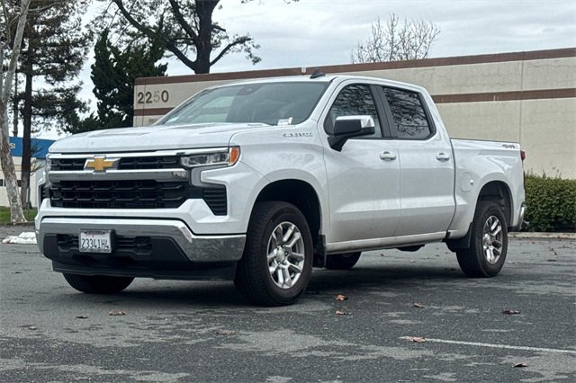 Used 2025 Chevrolet Silverado 1500 LT image 8