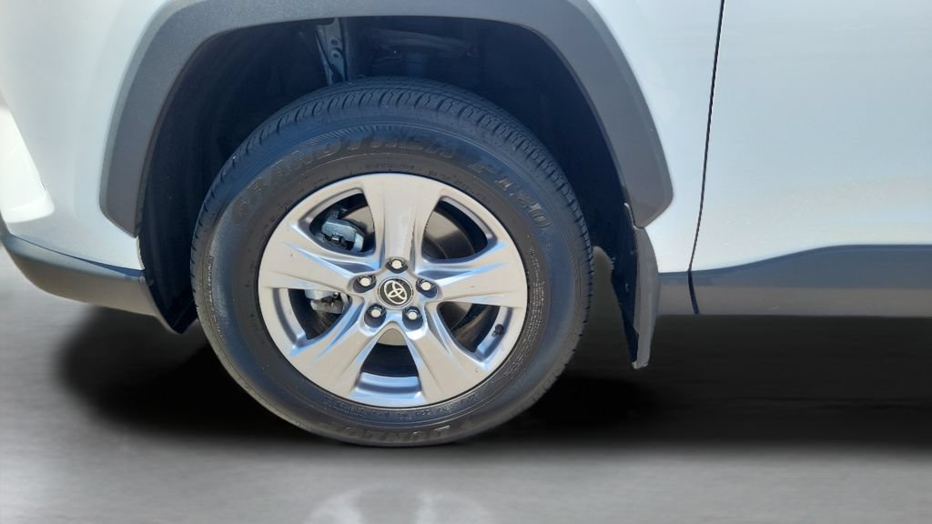 Certified 2025 Toyota RAV4 XLE w/ Convenience Package FWD image 32