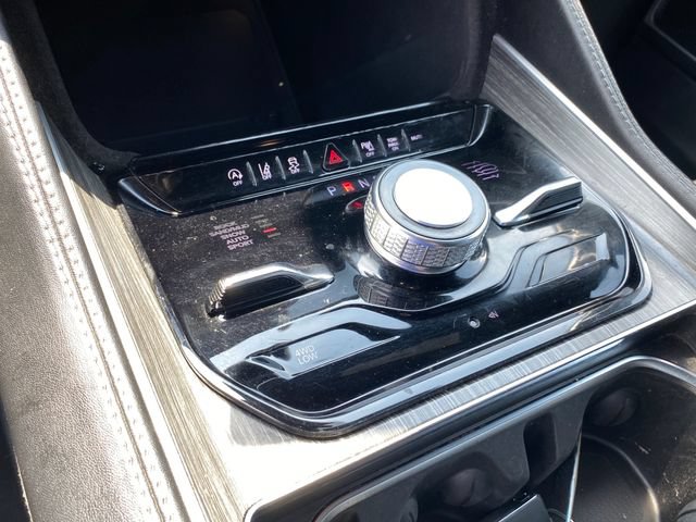Used 2023 Jeep Wagoneer Series III w/ Preferred Equipment Group AWD/4WD image 14