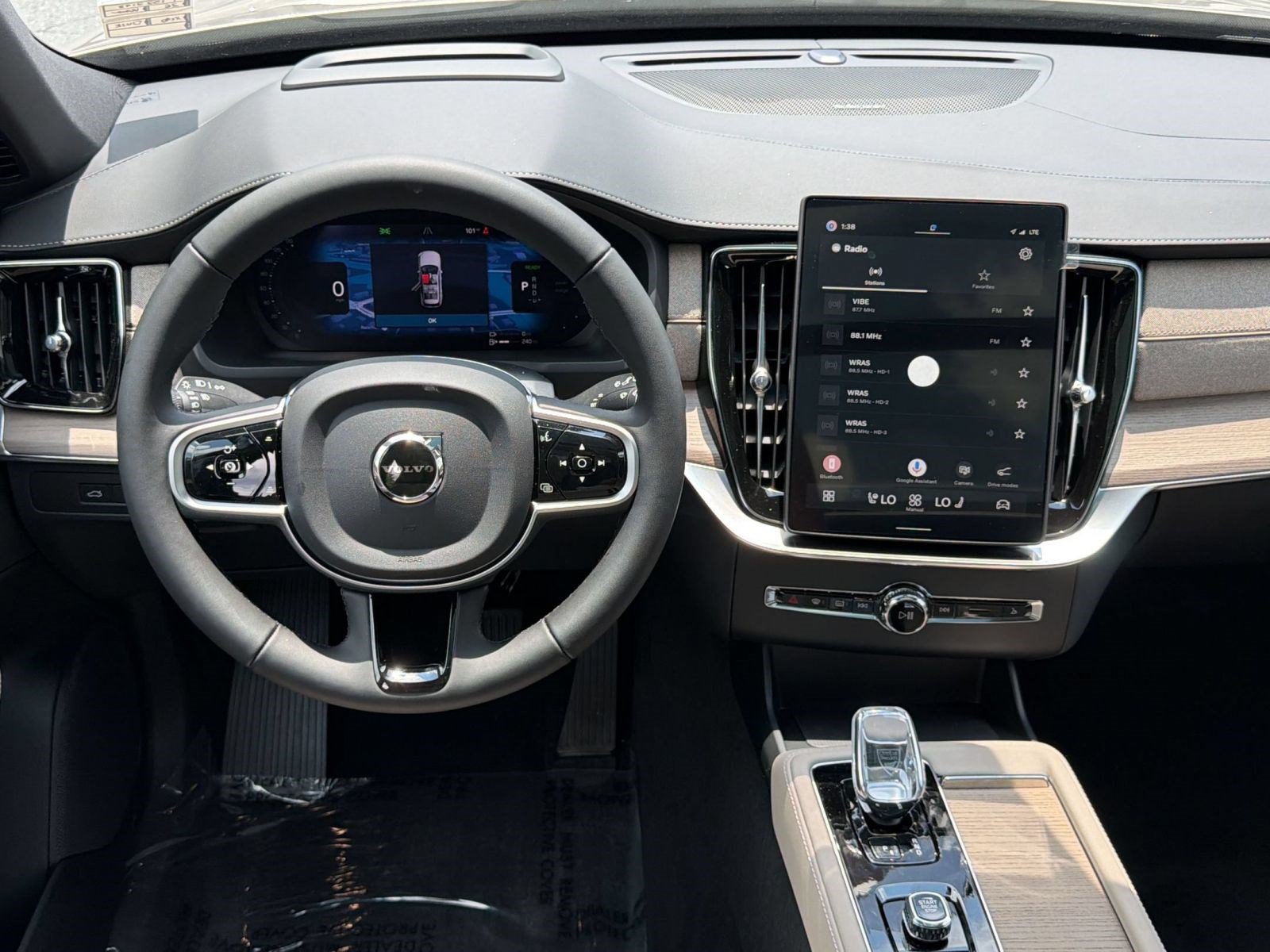 New 2026 Volvo XC90 T8 Ultra w/ Protection Package AWD/4WD image 28