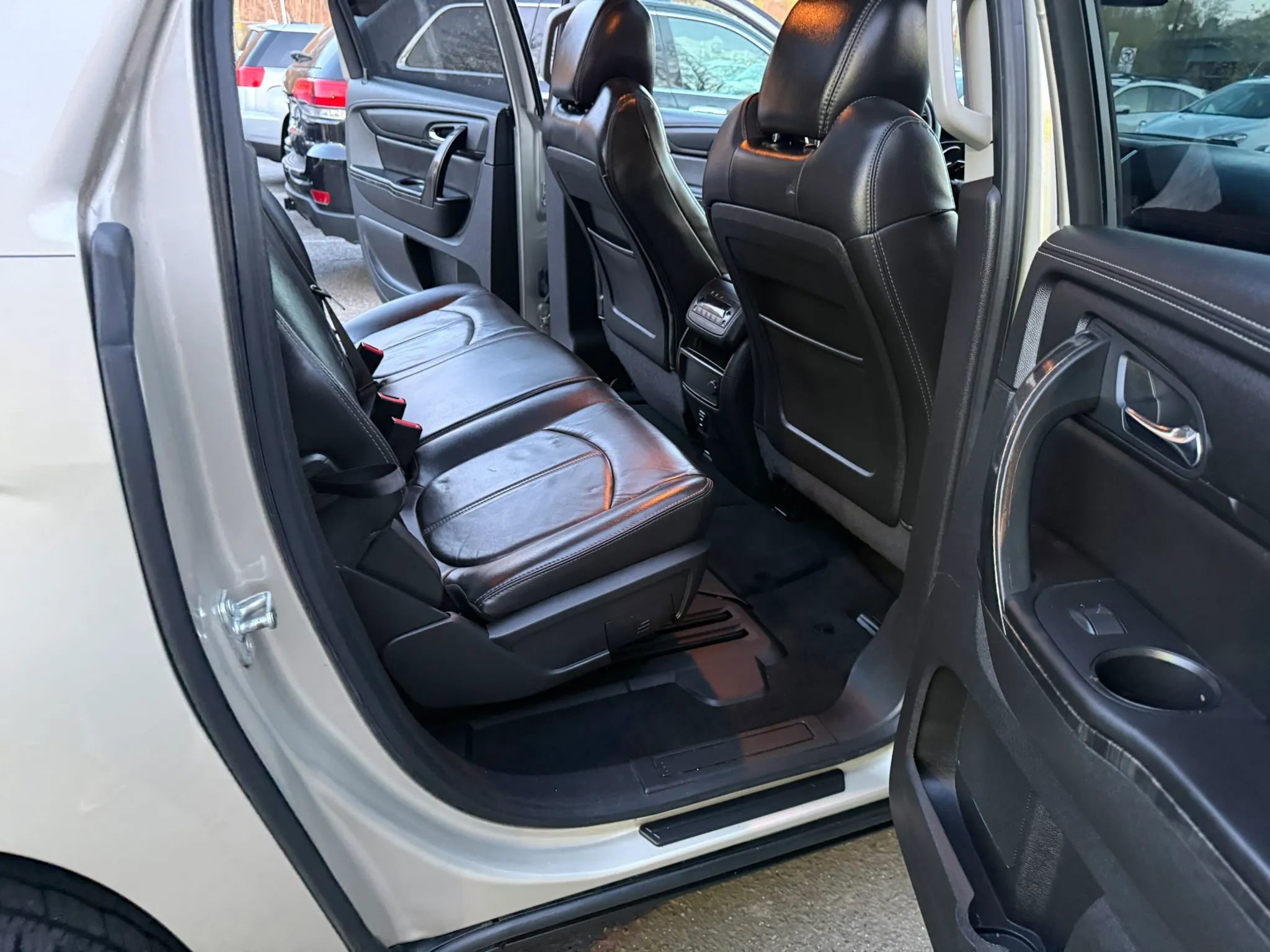 Used 2016 GMC Acadia SLT w/ Open Road Package FWD image 15