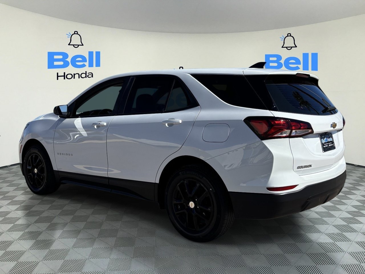 Used 2024 Chevrolet Equinox LS FWD image 3
