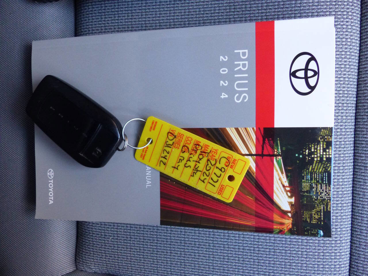 Used 2024 Toyota Prius LE image 34