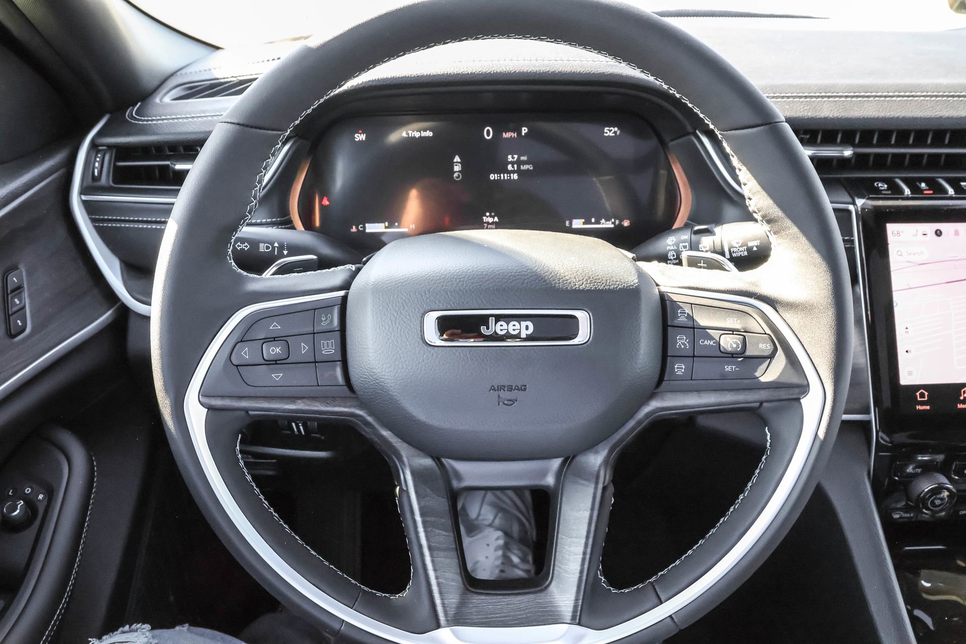 New 2025 Jeep Grand Cherokee Limited w/ Black Appearance Package image 26