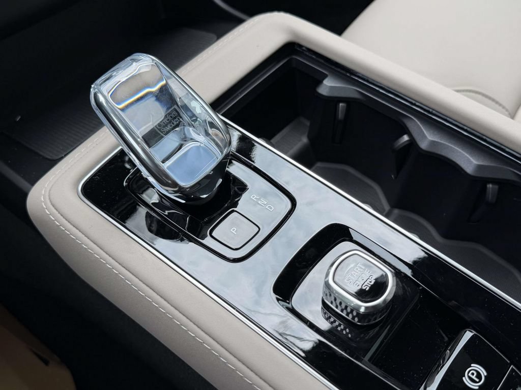 New 2026 Volvo XC90 B5 Plus w/ Protection Package AWD/4WD image 6