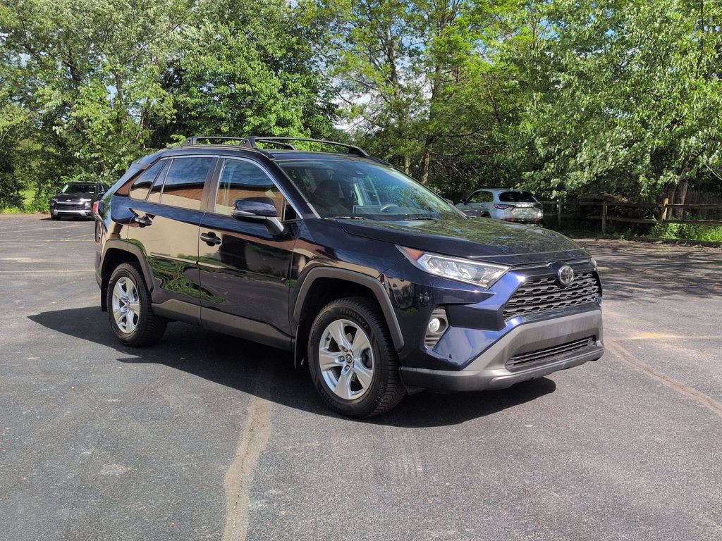 Used 2020 Toyota RAV4 XLE w/ Convenience Package AWD/4WD image 3