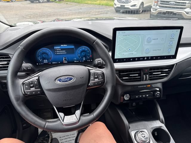 Used 2025 Ford Escape Platinum AWD/4WD image 10