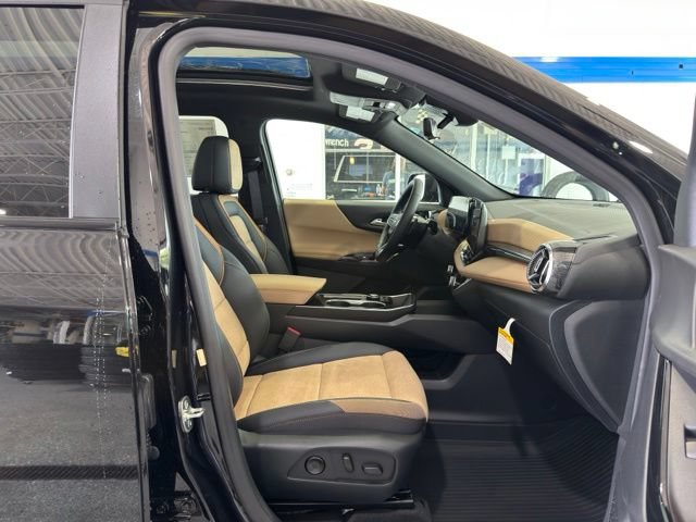 New 2026 Chevrolet Equinox ACTIV w/ Convenience Package III AWD/4WD image 16