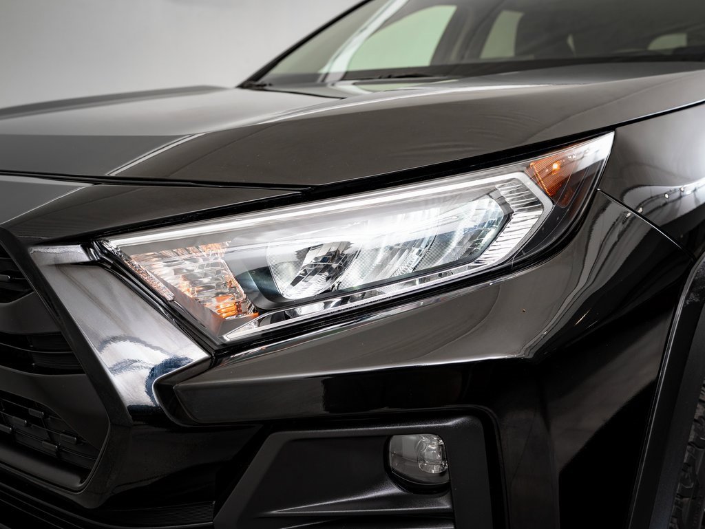 Used 2020 Toyota RAV4 AWD image 16