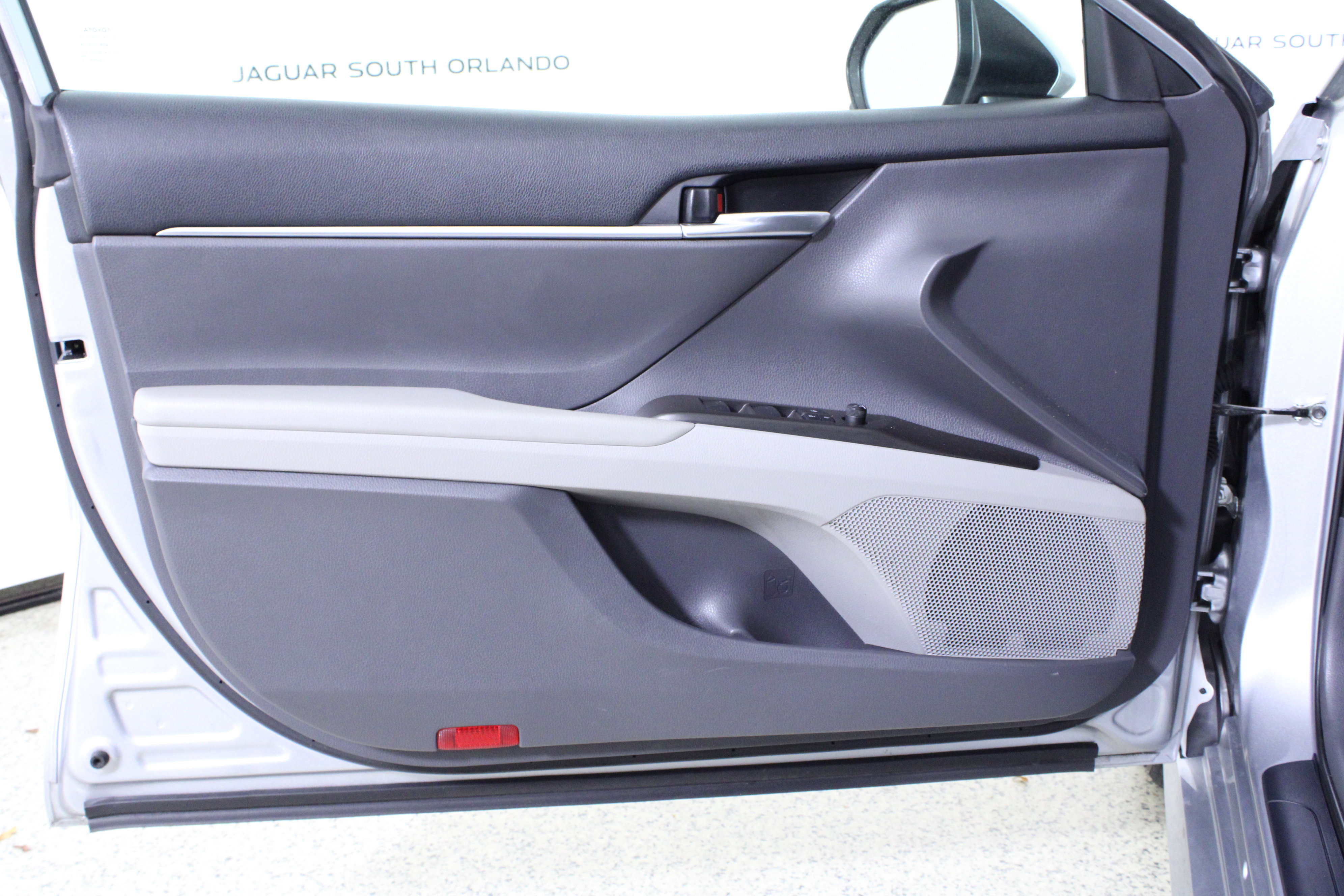 Used 2022 Toyota Camry LE image 16