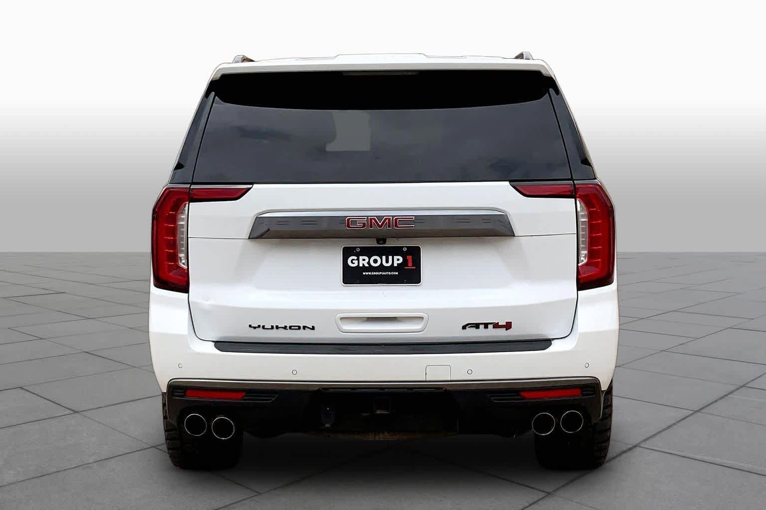 Used 2024 GMC Yukon XL AT4 w/ AT4 Premium Plus Package AWD/4WD image 8