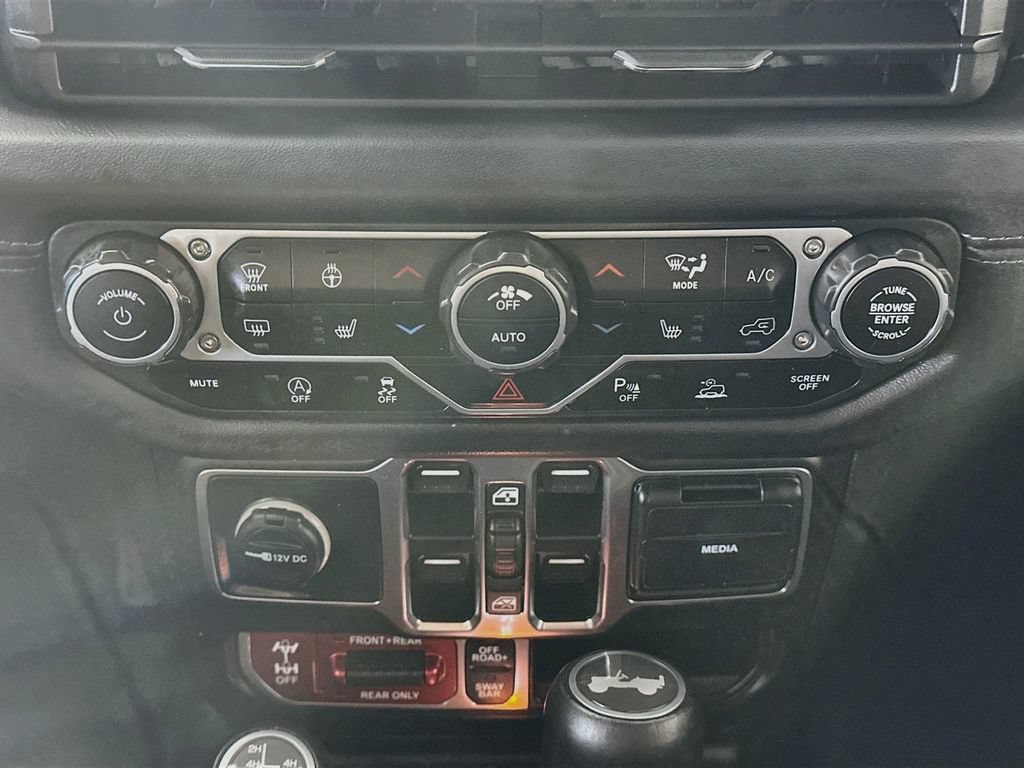 Used 2025 Jeep Wrangler Unlimited Rubicon AWD/4WD image 18