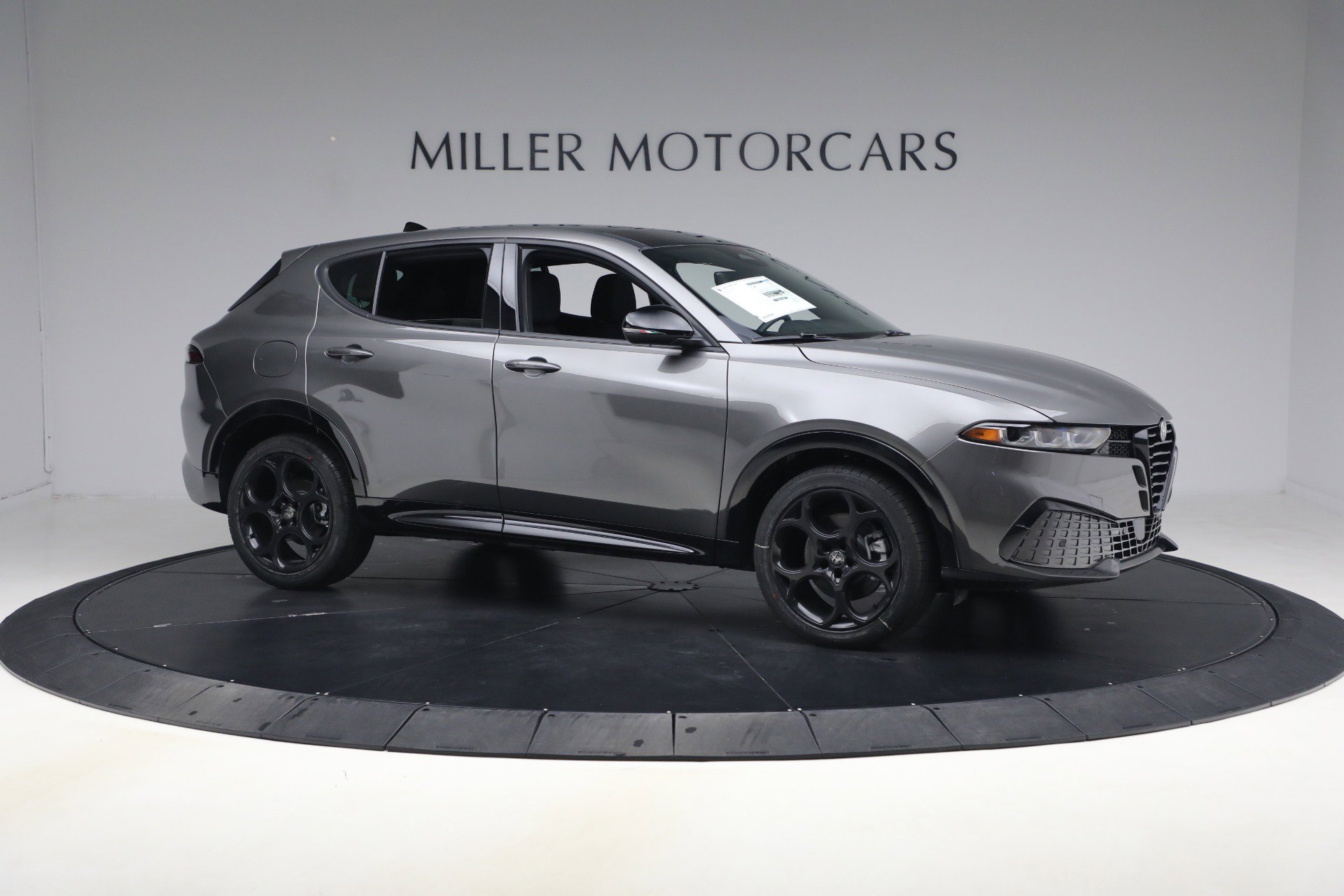 New 2026 Alfa Romeo Tonale AWD/4WD image 8